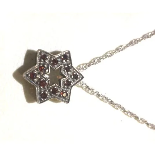 925 Sterling Silver Garnets Star of David Pendant / Necklace Made in Israel