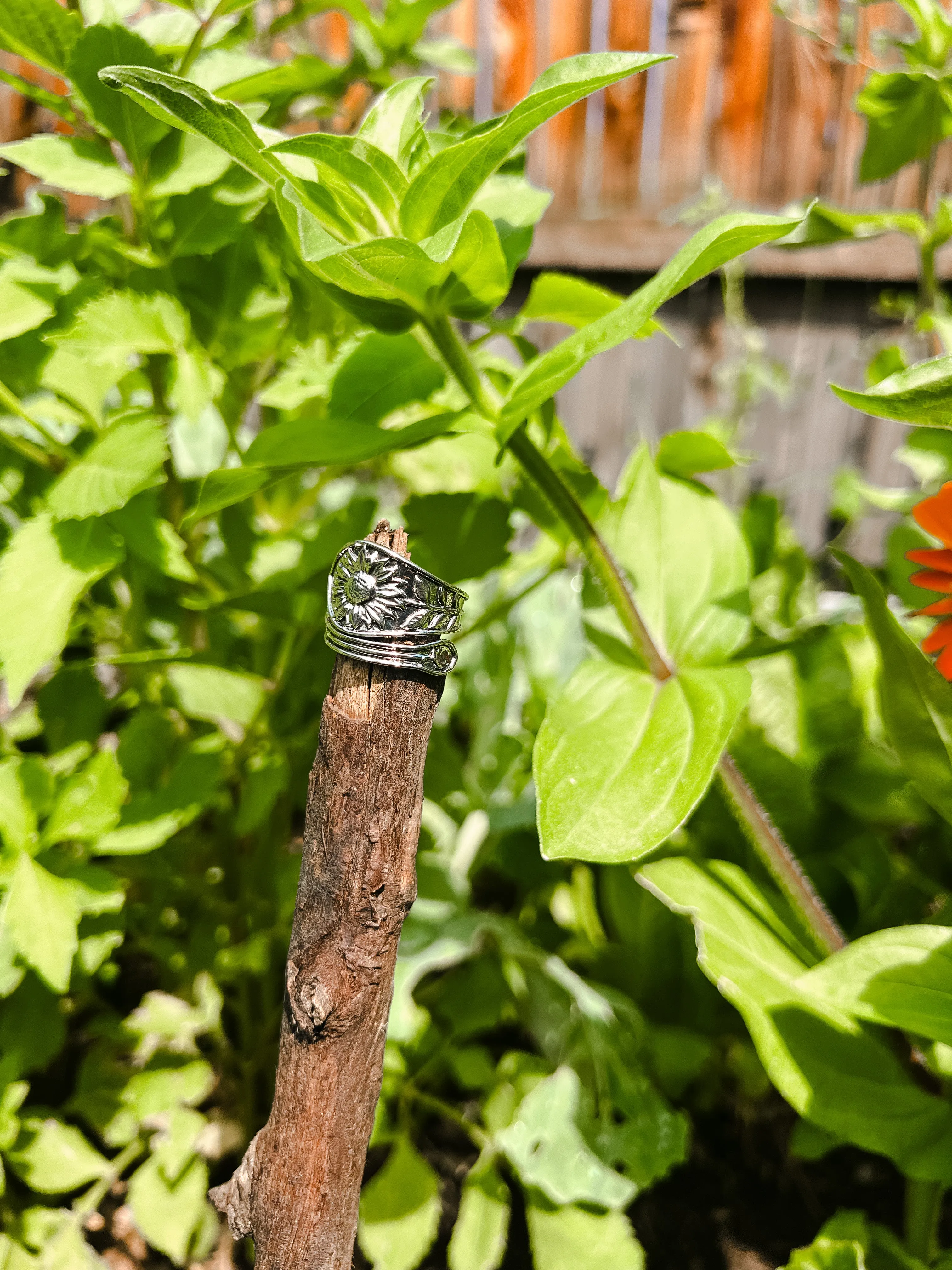 Beautiful Adjustable Winding Sunflower Ring