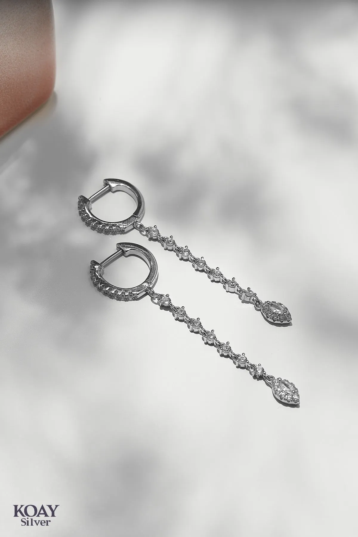 Oval Zircon Chain Earring